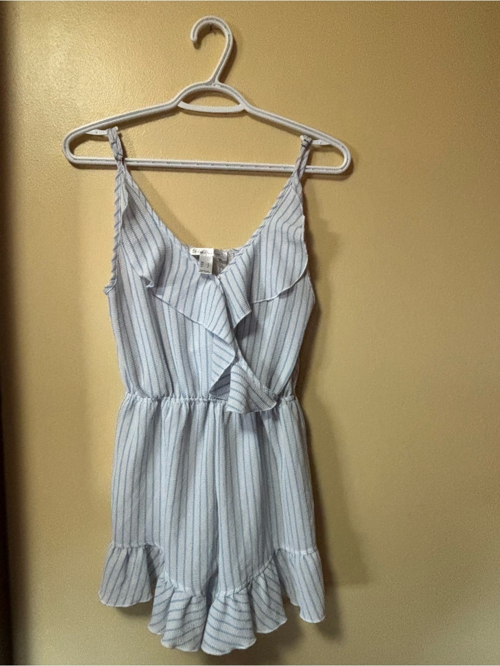 🩵 Cute Light Blue Striped Ruffle One-Piece Romper